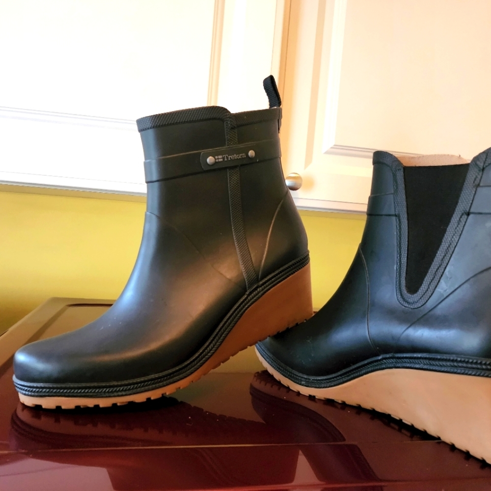 Tretorn Emma Rain boots European size 42 US 9.5 or 10 / black Rubber